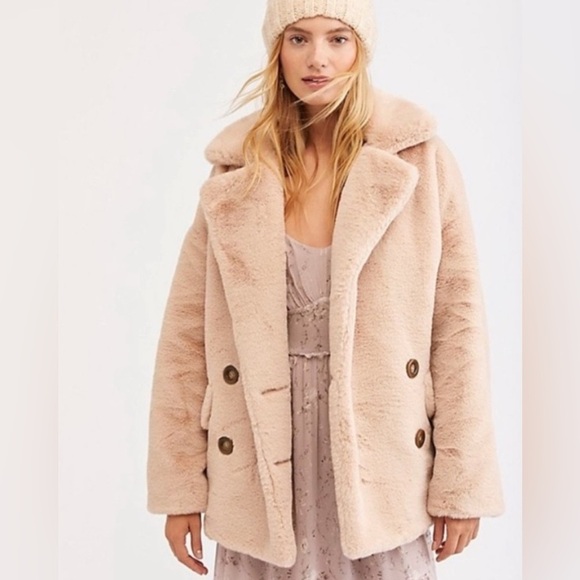 Free People Kate Faux Fur Double-Breasted Teddy Coat – Blush Nude – Size XS - Picture 3 of 3